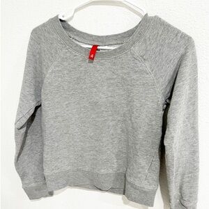 🌻🍃🌟Gray crew neck sweatshirt - Size 4 🌻🌿🍃🌟